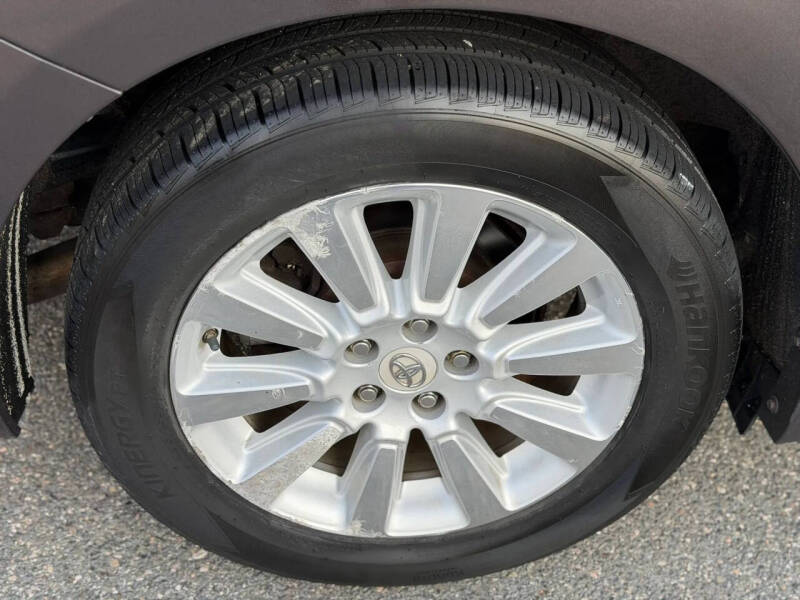 2012 Toyota Sienna LE 7-Passenger