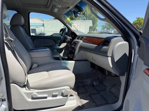 2011 Chevrolet Suburban LT