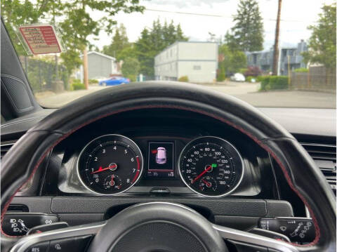 2017 Volkswagen Golf GTI S