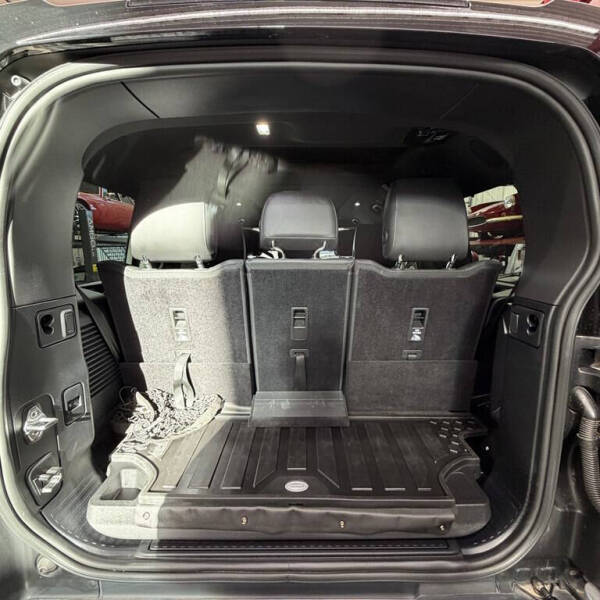 2024 Land Rover Defender 130 P400 X