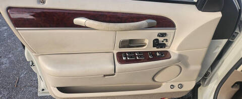 2004 Lincoln Town Car Ultimate