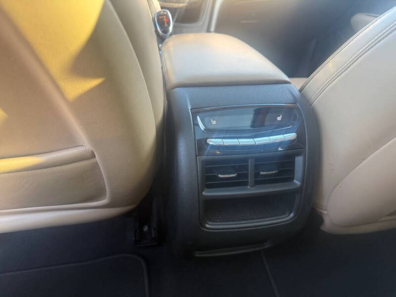 2017 Cadillac XT5 Platinum