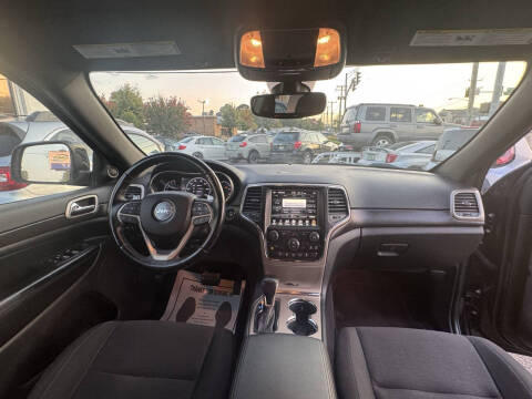 2017 Jeep Grand Cherokee Laredo