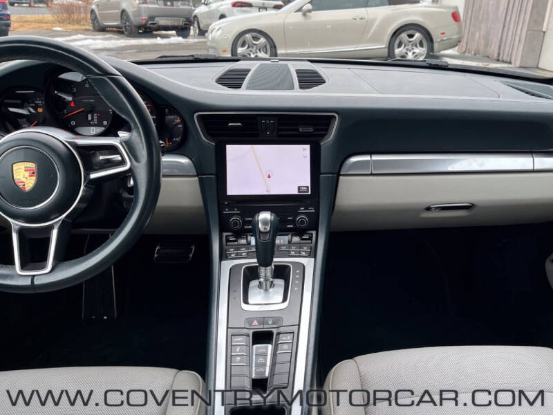 2018 Porsche 911 Carrera