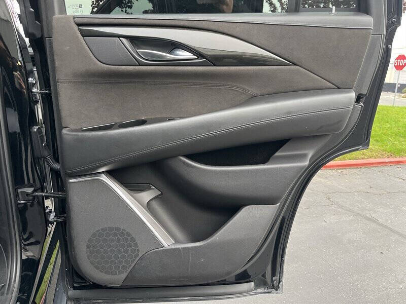 2017 Cadillac Escalade Platinum