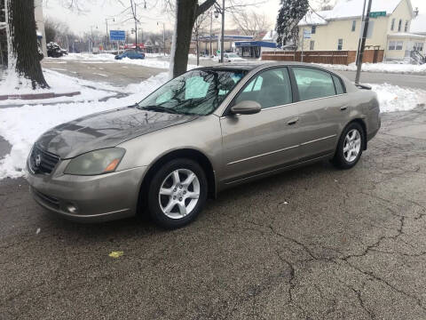 2005 Nissan Altima for sale at RIVER AUTO SALES CORP in Maywood IL