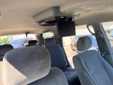 2005 Toyota Sequoia SR5