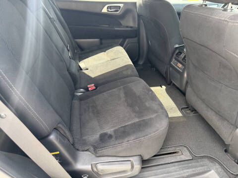 2016 Nissan Pathfinder SV