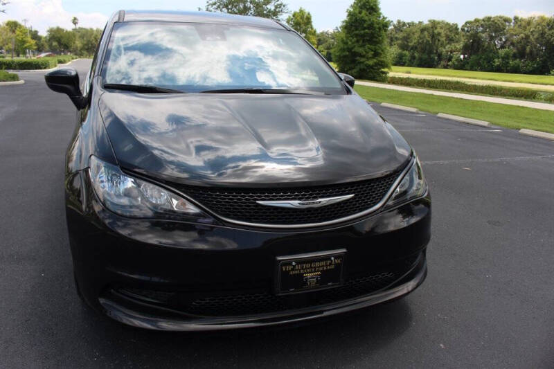 2023 Chrysler Voyager LX