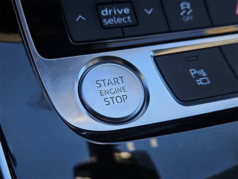 2019 Audi Q8 quattro Premium Plus 55 TFSI