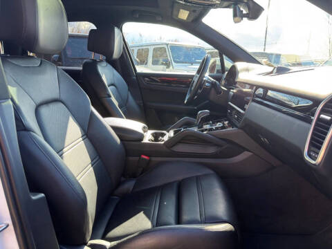 2022 Porsche Cayenne Platinum Edition