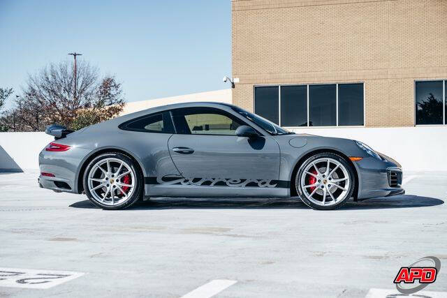 2017 Porsche 911 Carrera