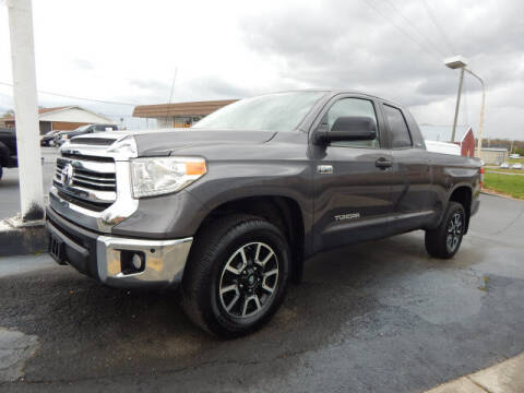 2017 Toyota Tundra for sale at Ernie Cook and Son Motors in Shelbyville TN