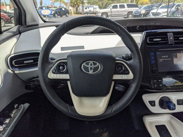 2016 Toyota Prius 10