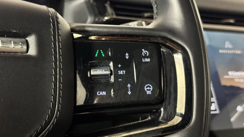 2025 Land Rover Range Rover Velar P250 Dynamic SE