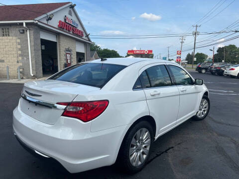 2014 Chrysler 200 LX