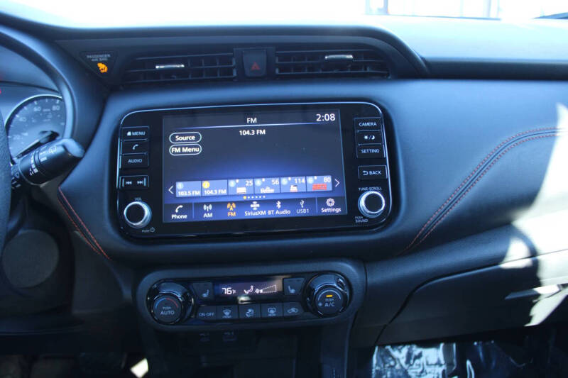 2021 Nissan Kicks SR