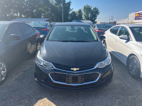 2018 Chevrolet Cruze for sale at Greg's Auto Sales in Poplar Bluff MO