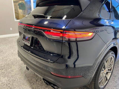 2023 Porsche Cayenne Platinum Edition