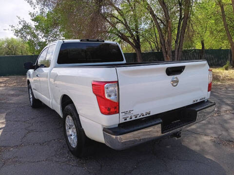 2017 Nissan Titan SV