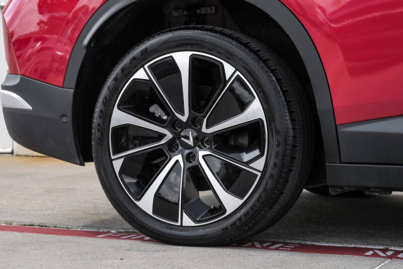 2024 VinFast VF8 Plus