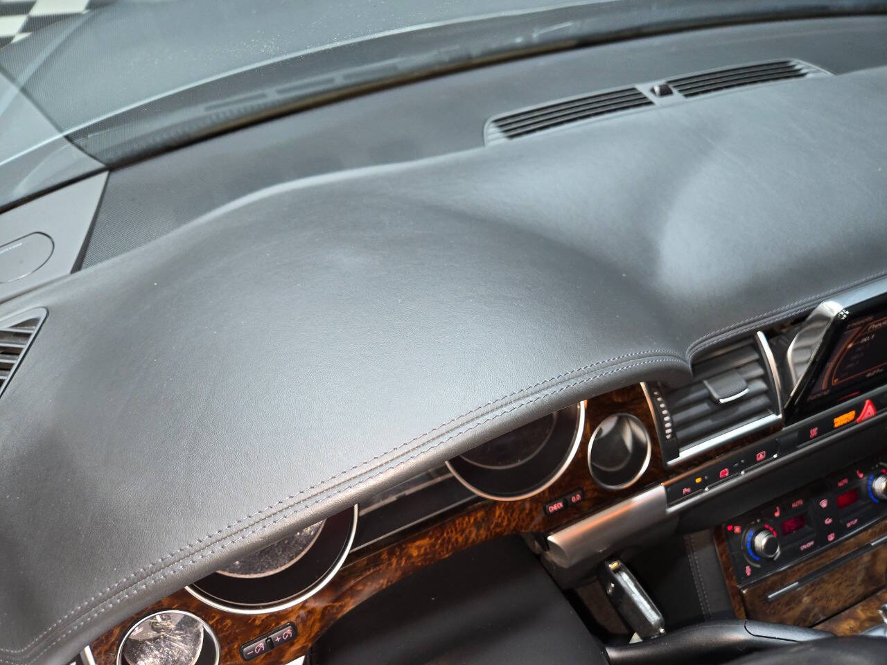 2008 Audi S8 76