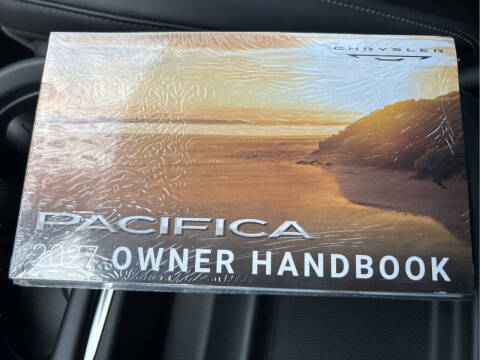 2027 Chrysler Pacifica Select