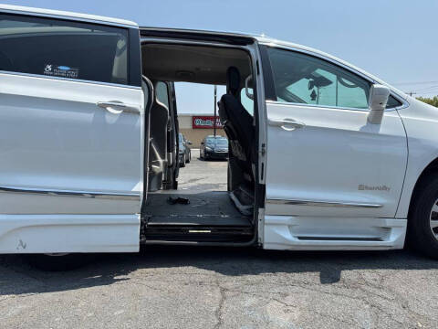 2018 Chrysler Pacifica Touring L Plus