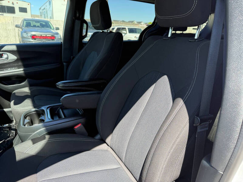 2024 Chrysler Pacifica Touring