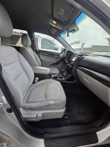 2011 Kia Sorento LX