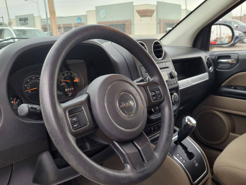 Image 9 of 2016 Jeep Compass Sport