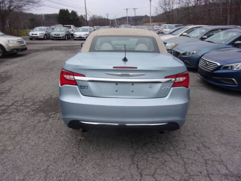 2013 Chrysler 200 Touring