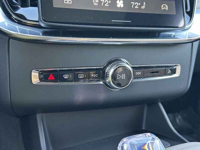 2026 Volvo XC90 B6 Core