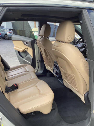 2021 Audi Q8 quattro Premium Plus 55 TFSI