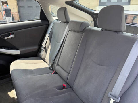 2010 Toyota Prius III