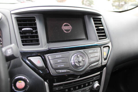 2015 Nissan Pathfinder SV