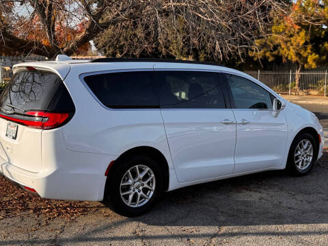 2022 Chrysler Pacifica Touring L