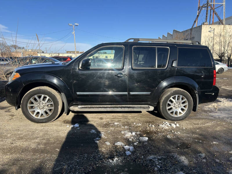 2012 Nissan Pathfinder LE