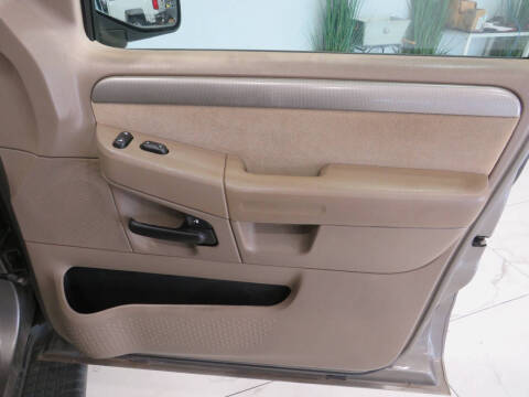 2004 Ford Explorer XLT