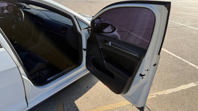 2018 Volkswagen Golf GTI S