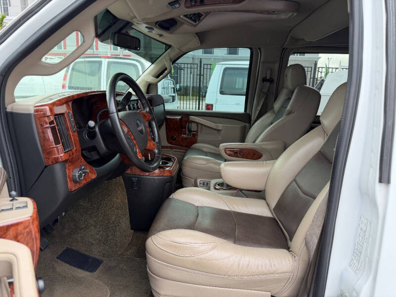 2020 GMC Savana 2500