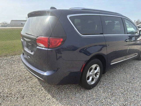 2017 Chrysler Pacifica Touring-L Plus
