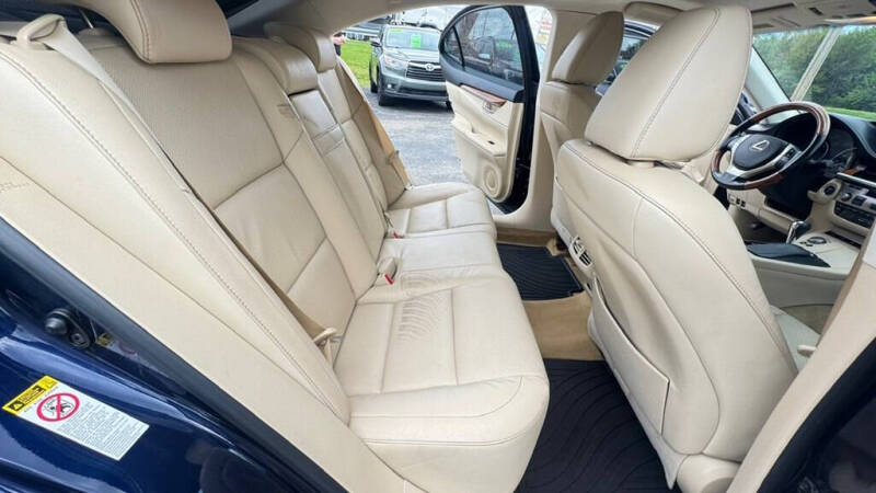 2013 Lexus ES 300h