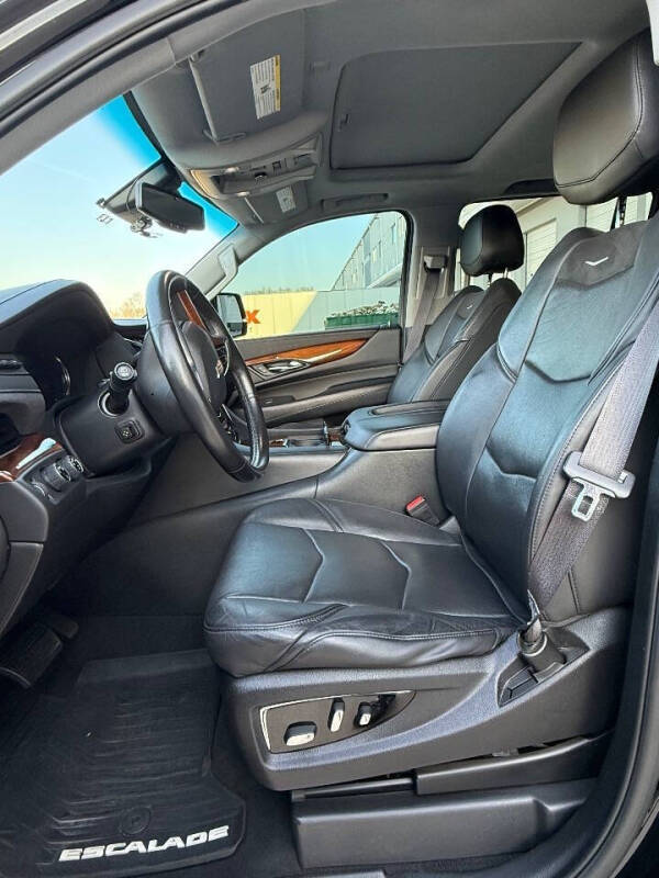 2016 Cadillac Escalade ESV Luxury Collection