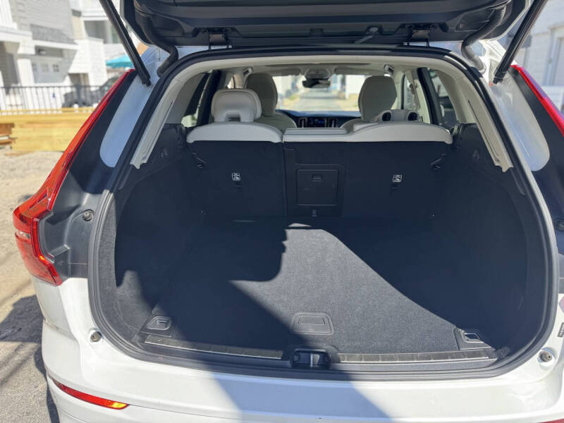 2022 Volvo XC60 B5 Inscription