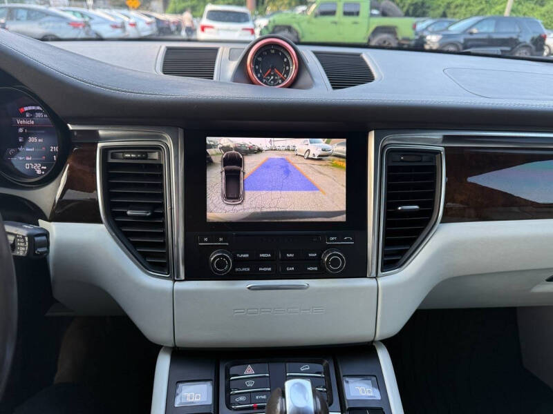 2018 Porsche Macan Turbo