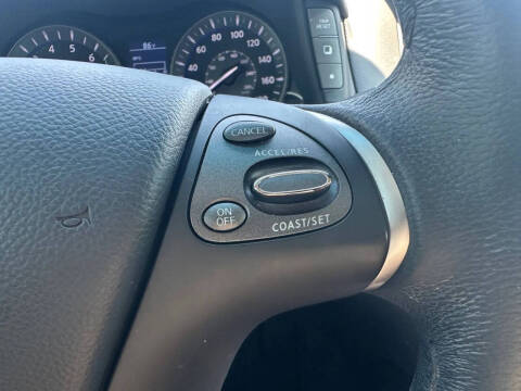 2015 Infiniti Q70 3.7