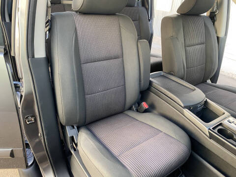 2015 Nissan Titan SV