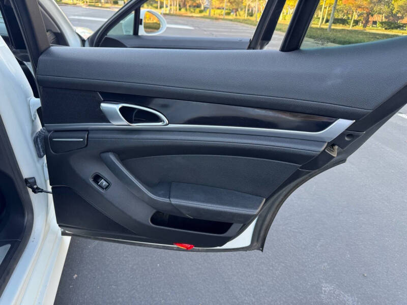 2015 Porsche Panamera