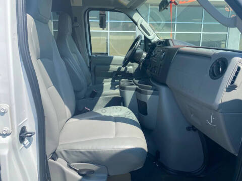 2013 Ford E-Series E-350 SD